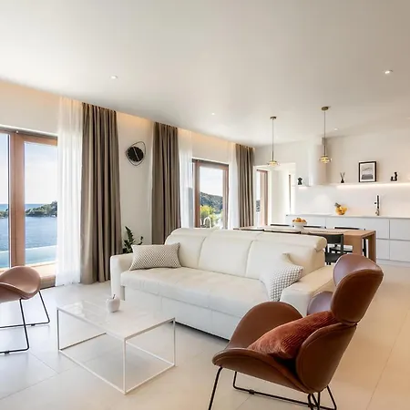 In With Wifi Blato (Korcula)