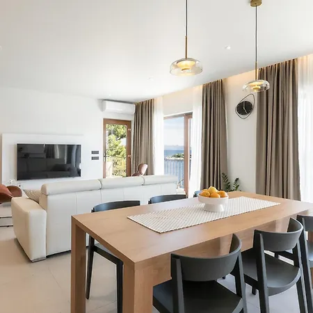 In With Wifi * Blato (Korcula)