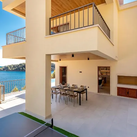 Holiday home In Blato With Wifi